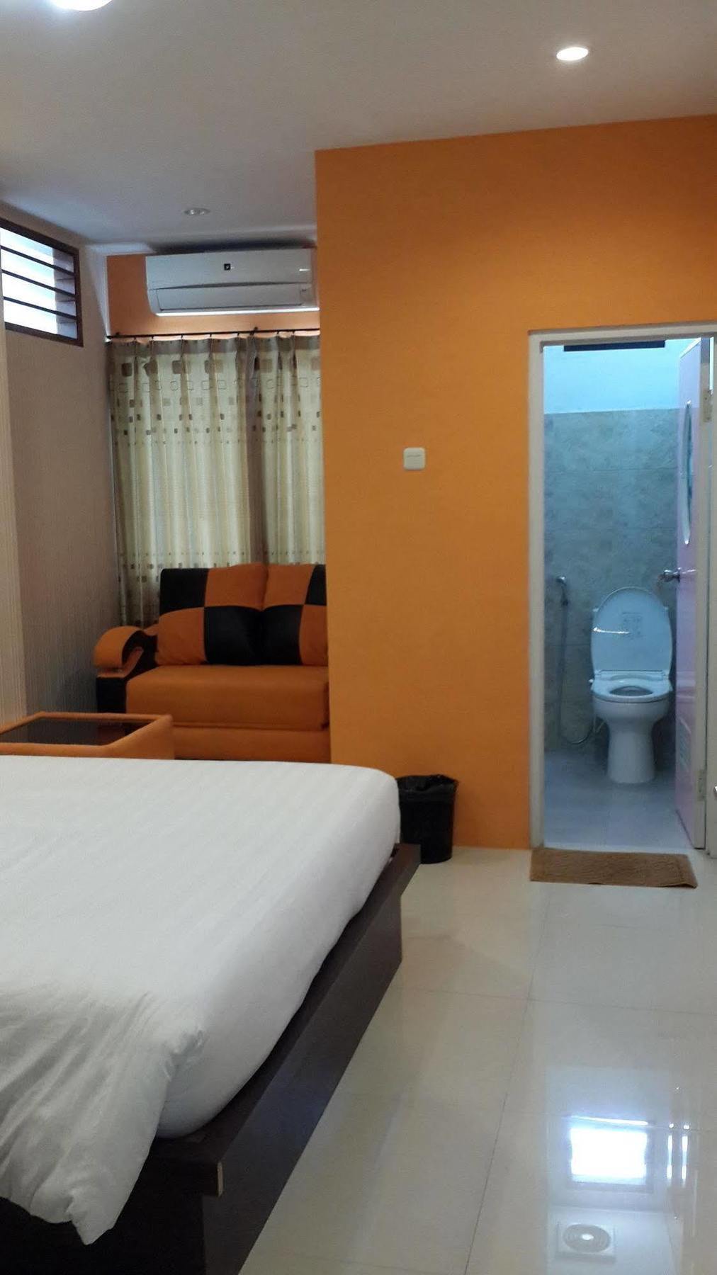 Reddoorz Plus @ Paal 2 Manado Esterno foto