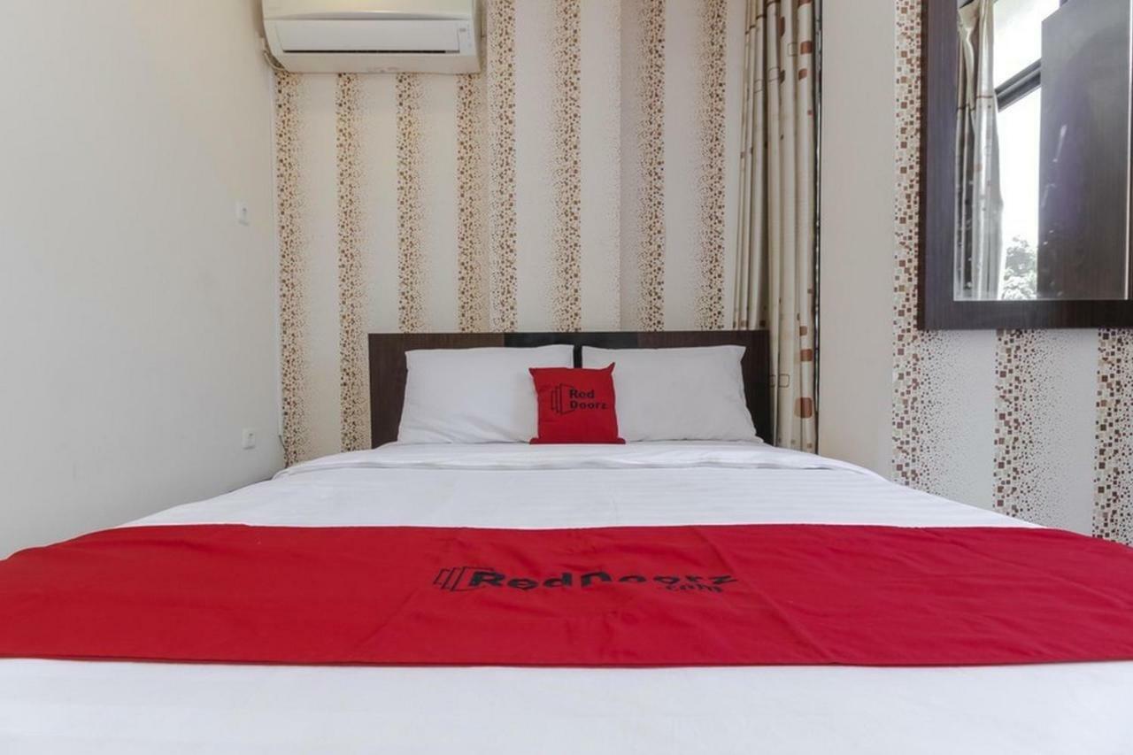 Reddoorz Plus @ Paal 2 Manado Esterno foto