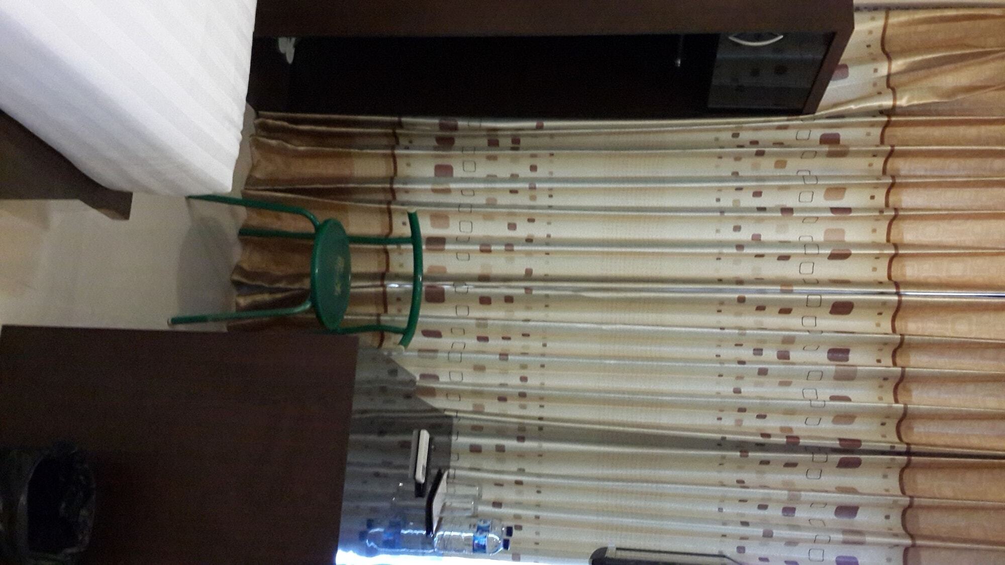 Reddoorz Plus @ Paal 2 Manado Esterno foto