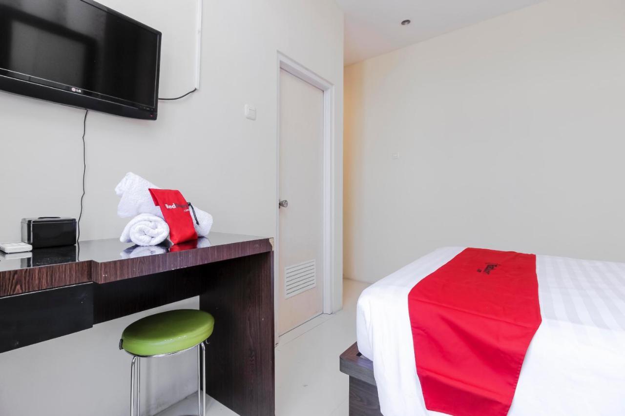 Reddoorz Plus @ Paal 2 Manado Esterno foto