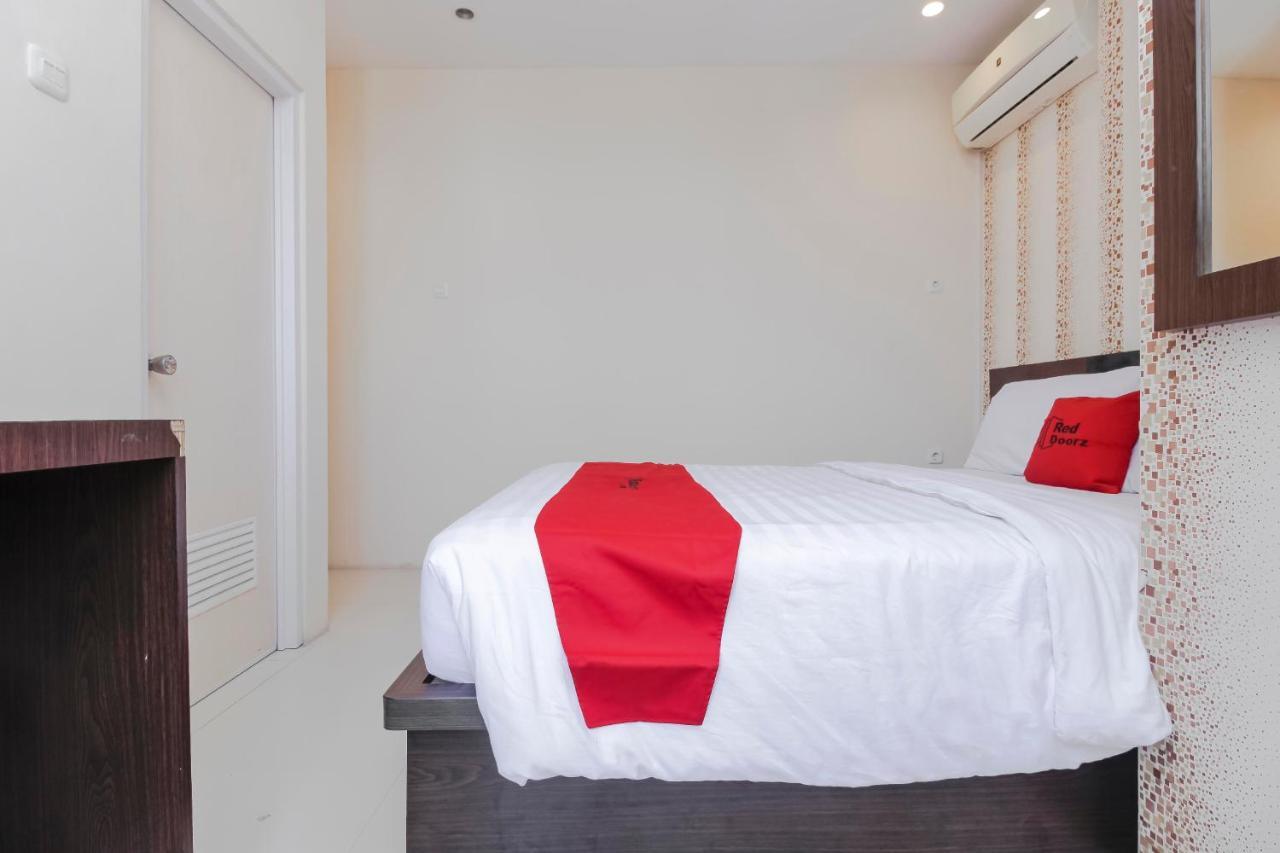 Reddoorz Plus @ Paal 2 Manado Esterno foto